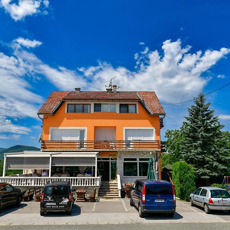 Accommodation "Old Town Dreznik" Rakovica Dış mekan fotoğraf