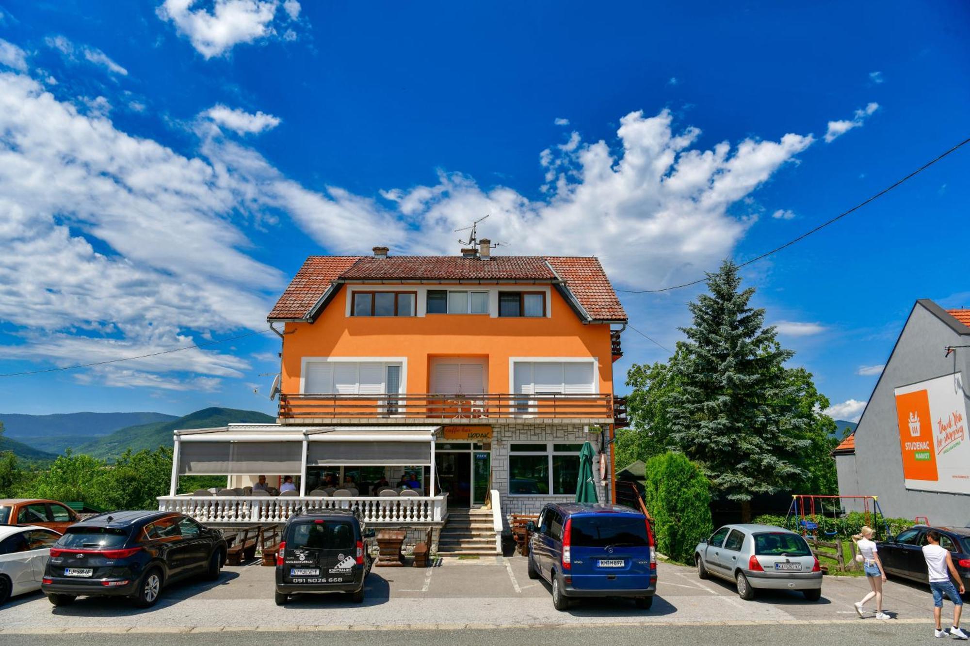 Accommodation "Old Town Dreznik" Rakovica Dış mekan fotoğraf