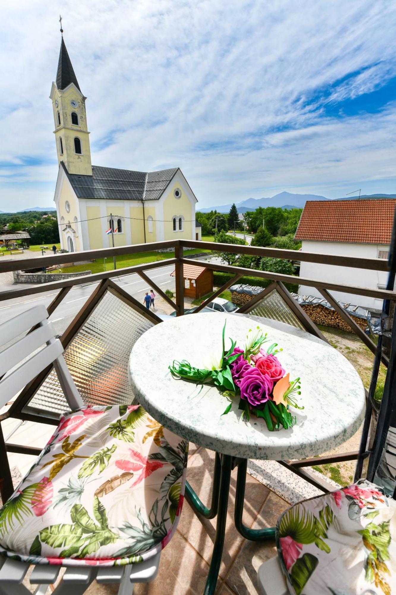 Accommodation "Old Town Dreznik" Rakovica Dış mekan fotoğraf